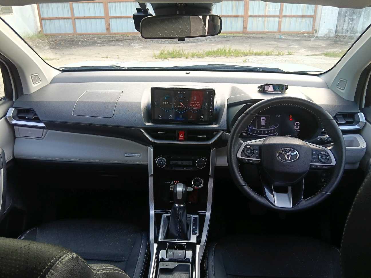 used 2023 Toyota Veloz  1.5