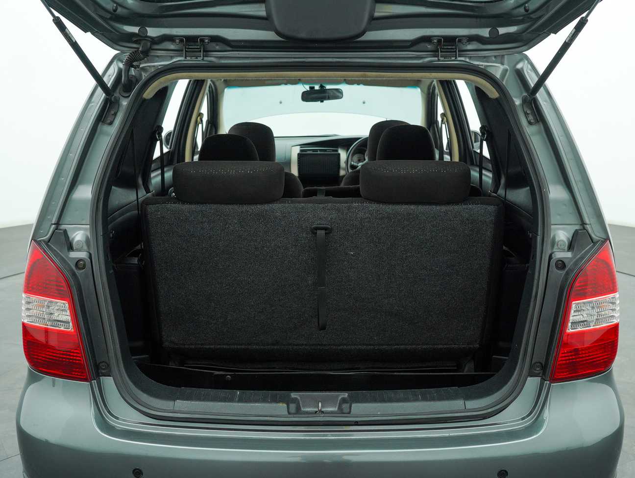 used 2011 Nissan Grand Livina ST-L Comfort 1.6