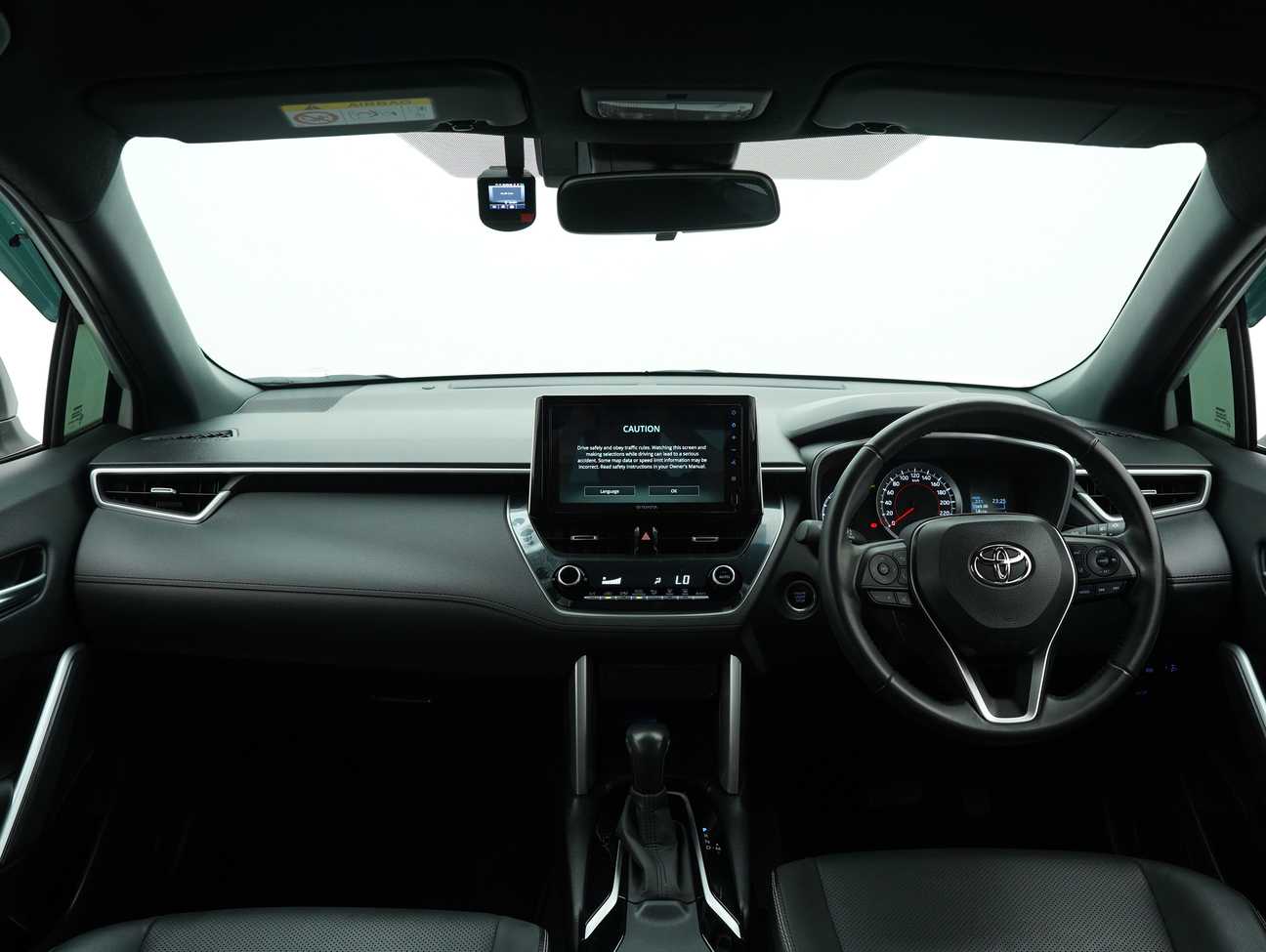 terpakai 2022 Toyota Corolla Cross V 1.8