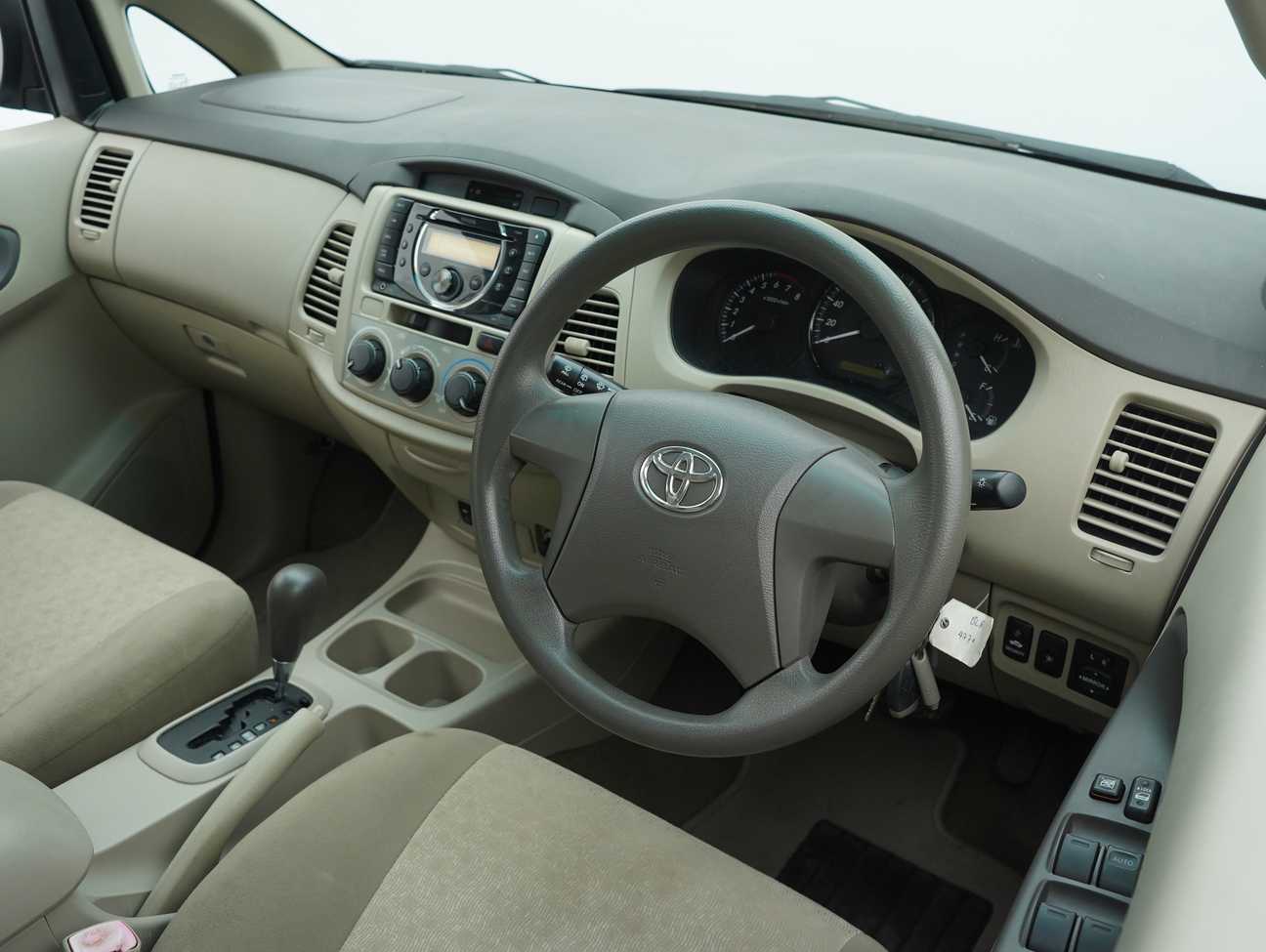 used 2012 Toyota Innova E 2.0