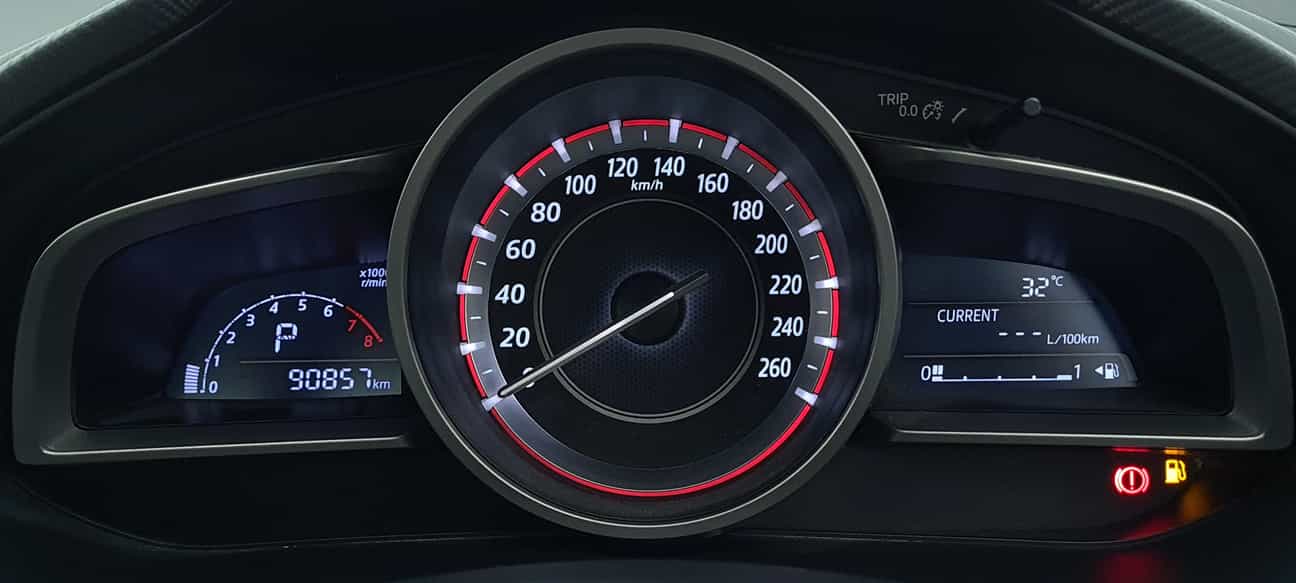 terpakai 2015 Mazda 3 SEDAN SKYACTIV-G (CKD) 2.0