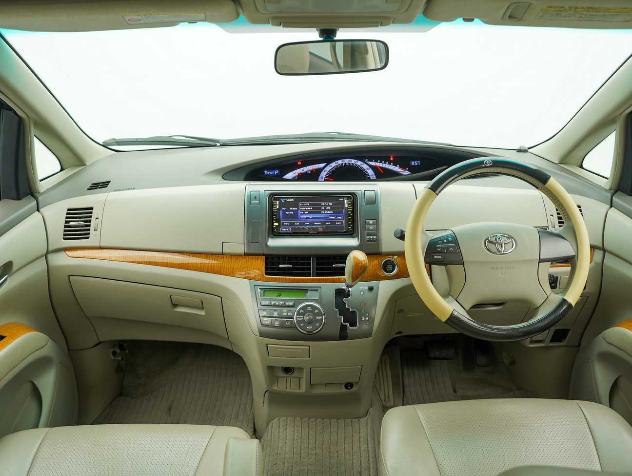 used 2010 Toyota Estima  2.4