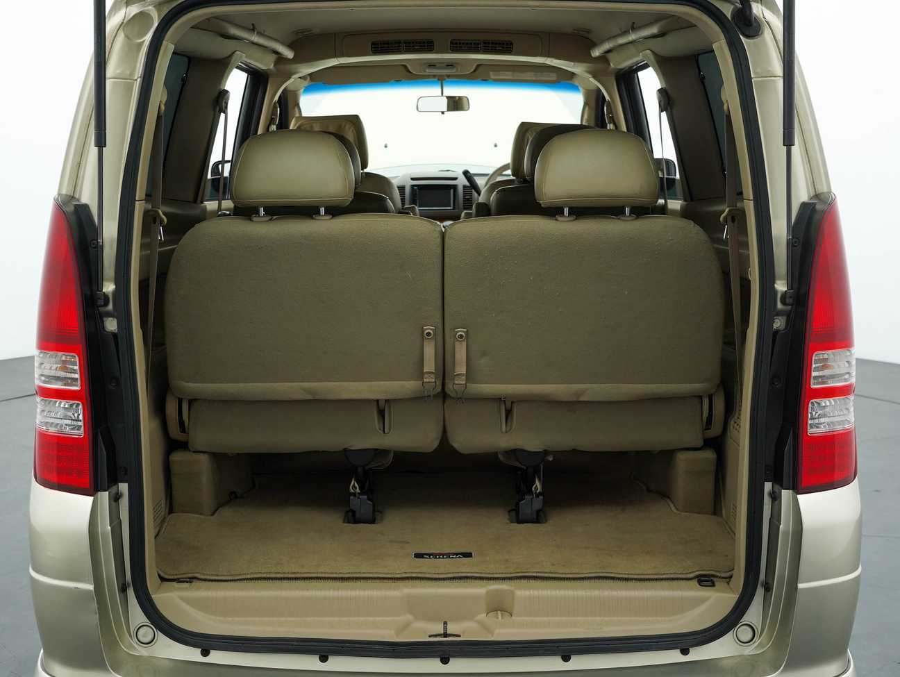 used 2011 Nissan Serena Comfort 2.0