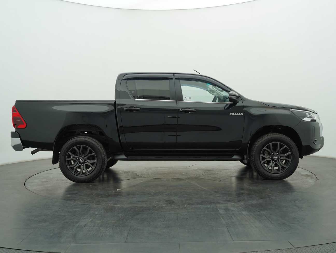 used 2023 Toyota Hilux V Dual Cab 2.4