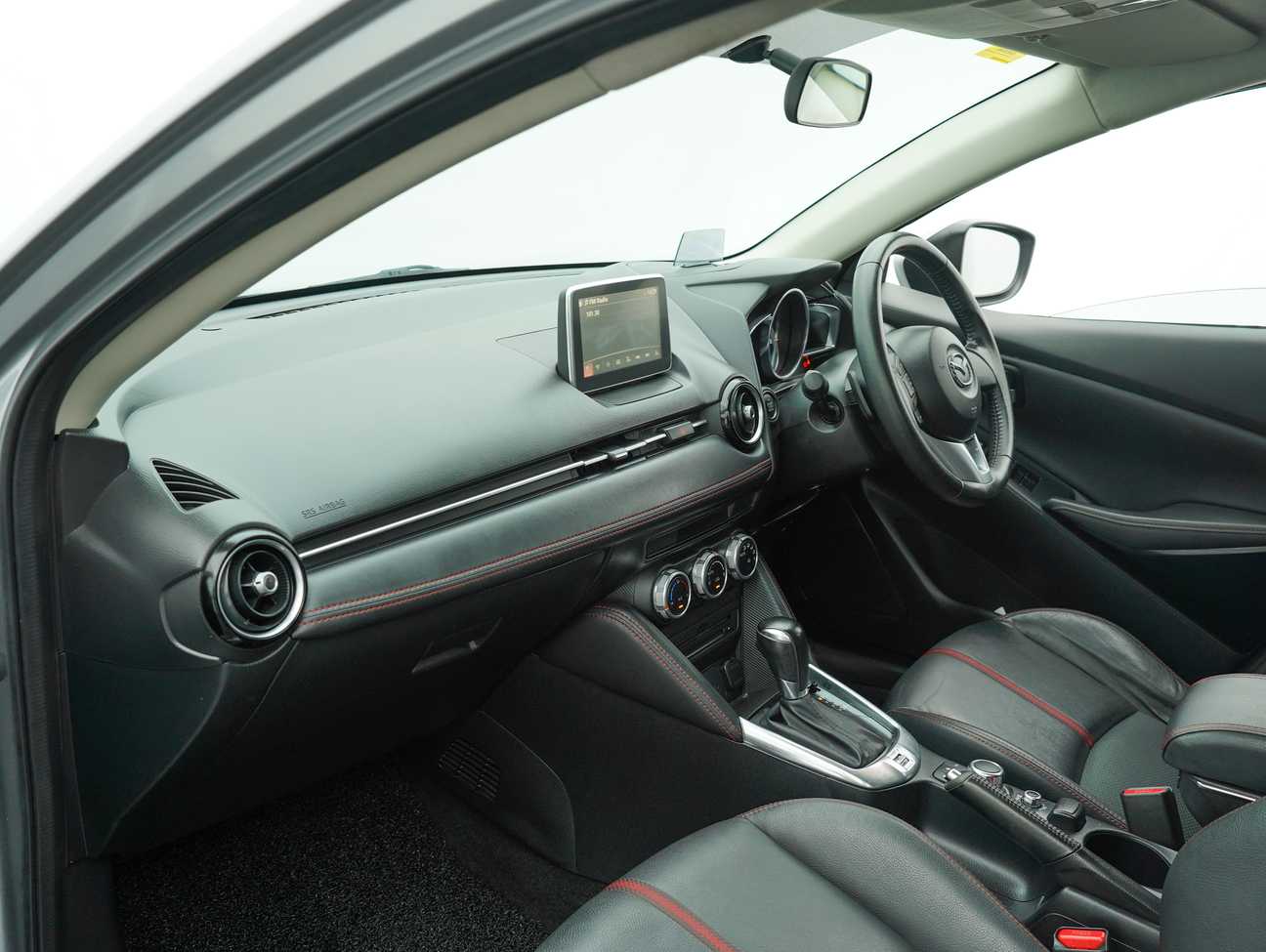 terpakai 2015 Mazda 2 SKYACTIV-G 1.5