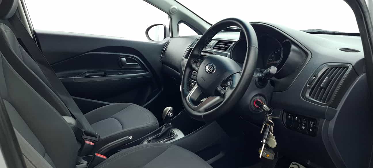 terpakai 2013 Kia RIO UB 1.4