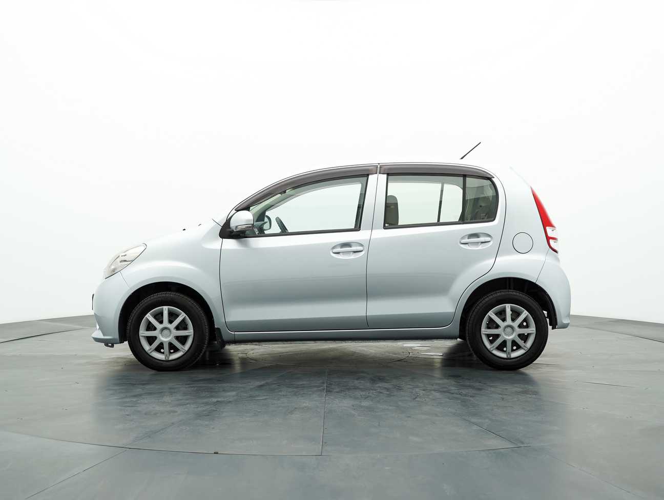 terpakai 2013 Perodua MYVI EZ 1.3