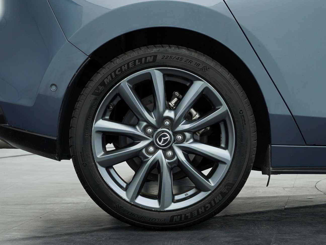 terpakai 2021 Mazda 3 SKYACTIV-G High Plus 2.0