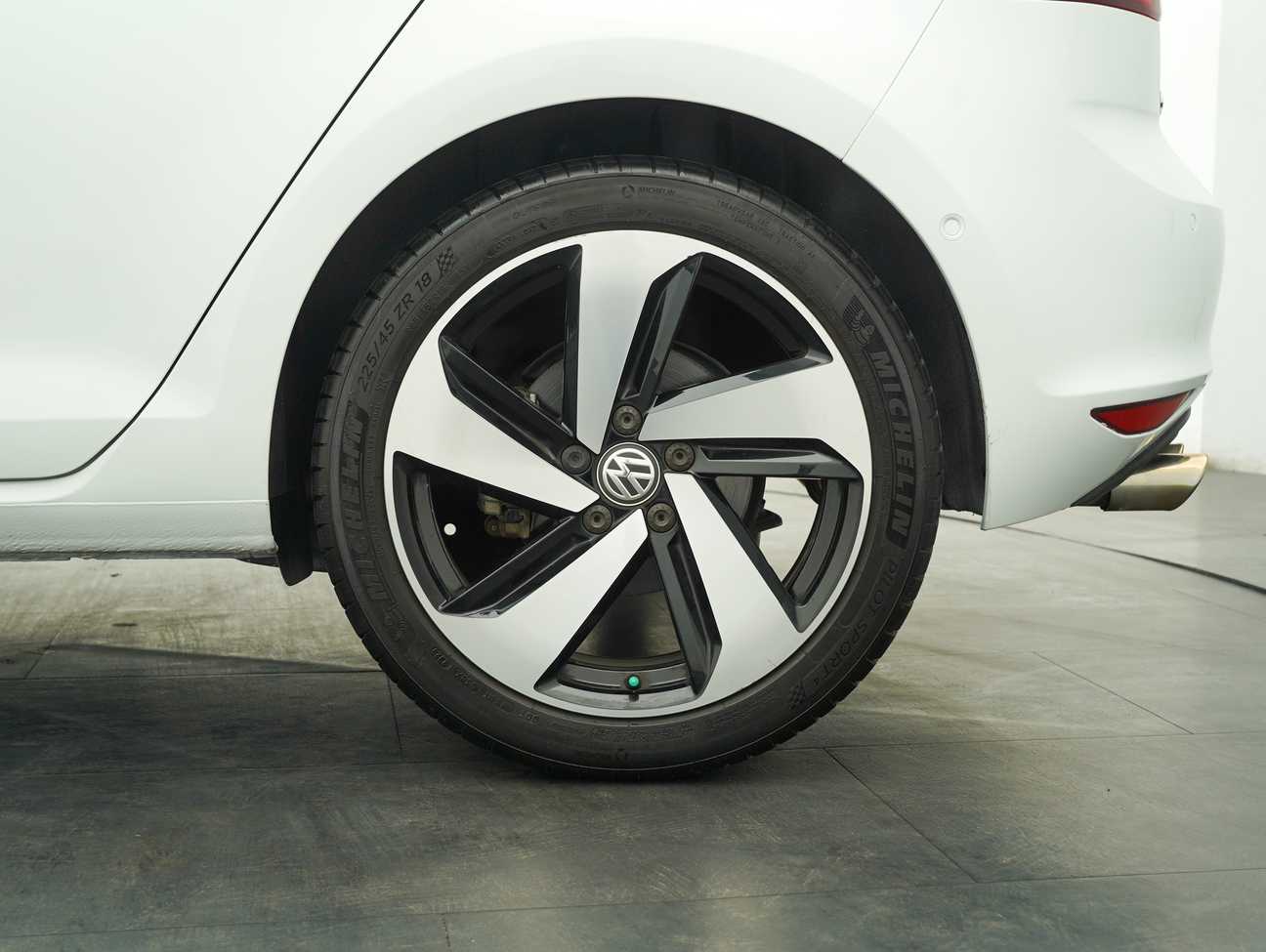 used 2016 Volkswagen Golf TSI Highline 1.4