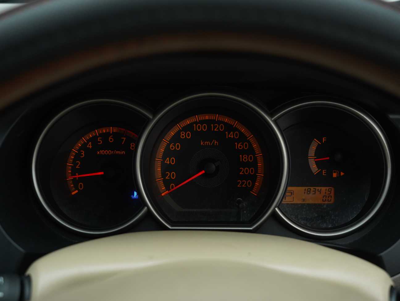 terpakai 2011 Nissan Grand Livina Comfort 1.8