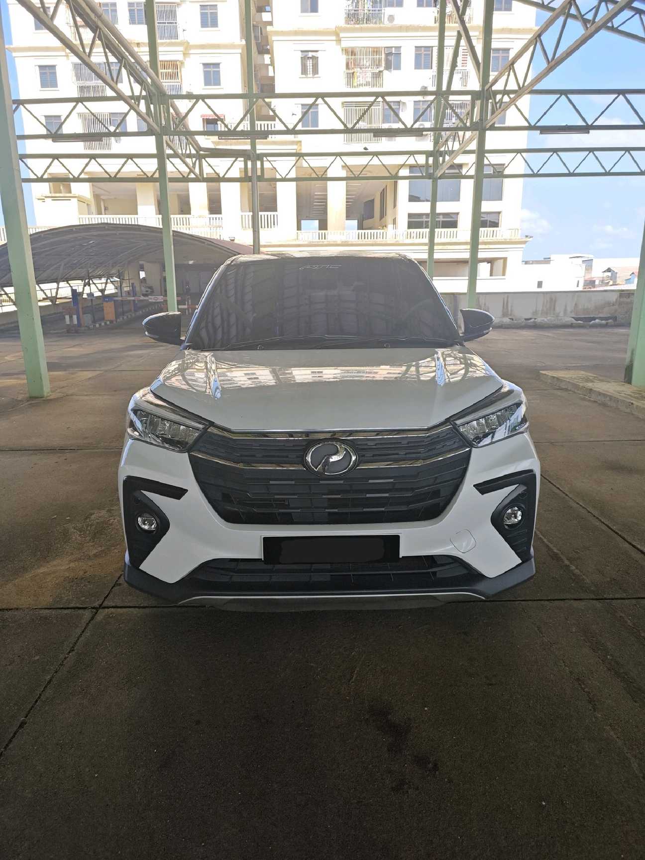 terpakai 2022 Perodua Ativa AV (2 Tone Special Metallic) 1.0