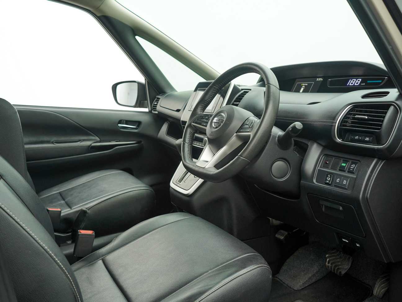 terpakai 2019 Nissan Serena S-Hybrid High-Way Star Premium 2.0