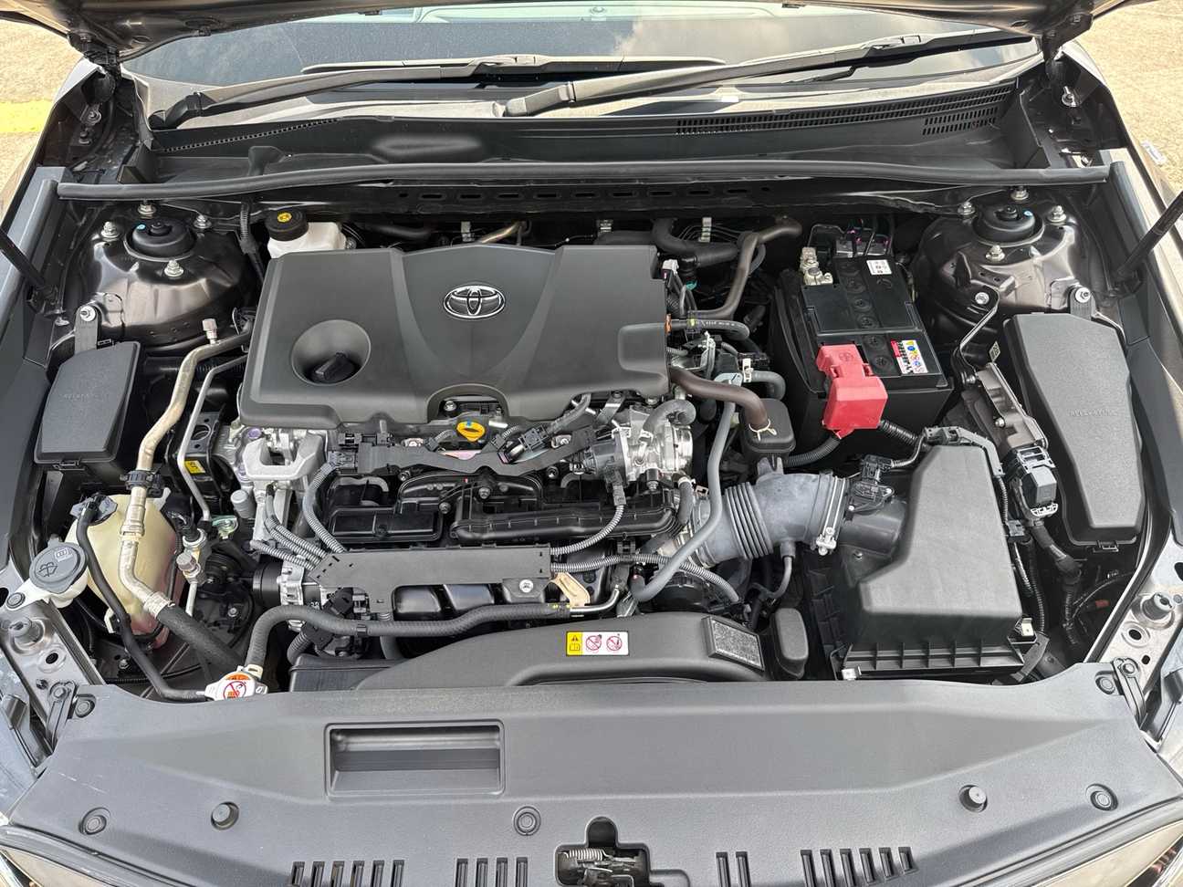 terpakai 2023 Toyota Camry V 2.5