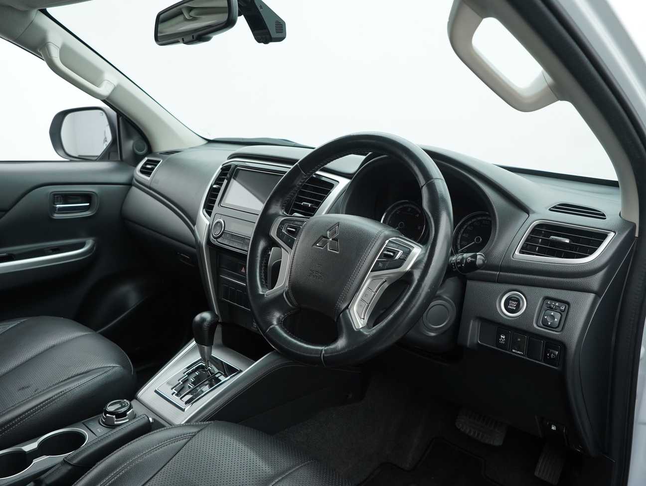 terpakai 2020 Mitsubishi Triton VGT Dual Cab 4X4 2.4