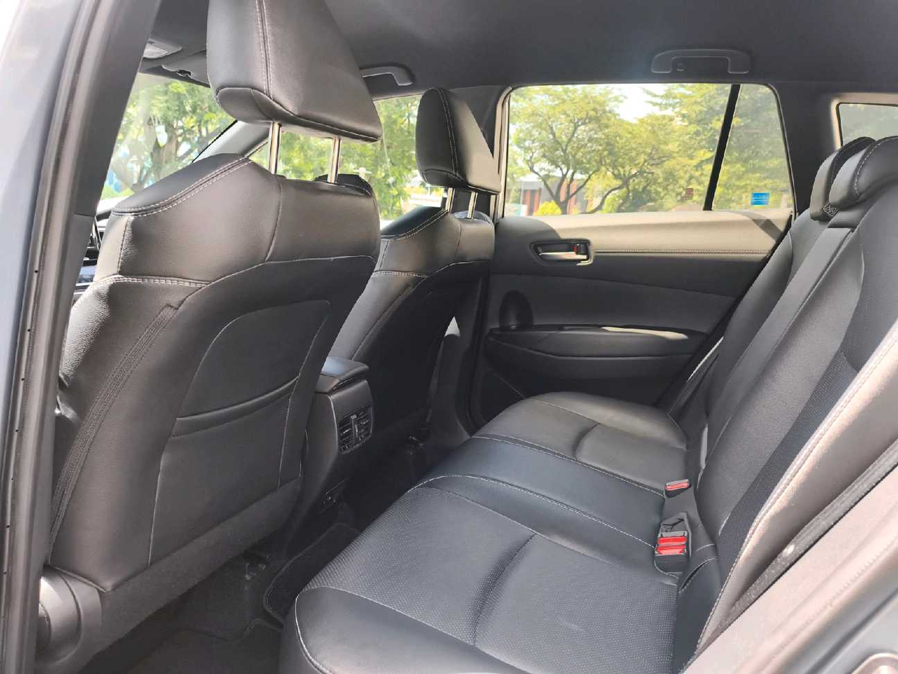 terpakai 2022 Toyota Corolla Cross Hybrid 1.8