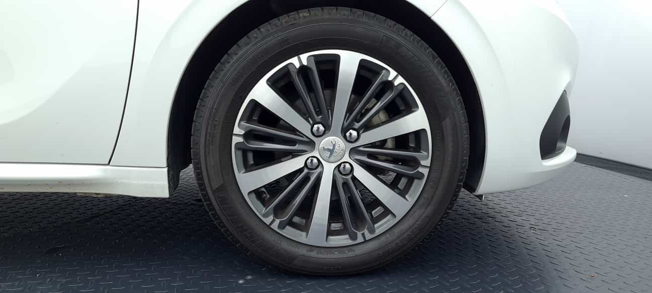 used 2018 Peugeot 208 PURETECH 1.2