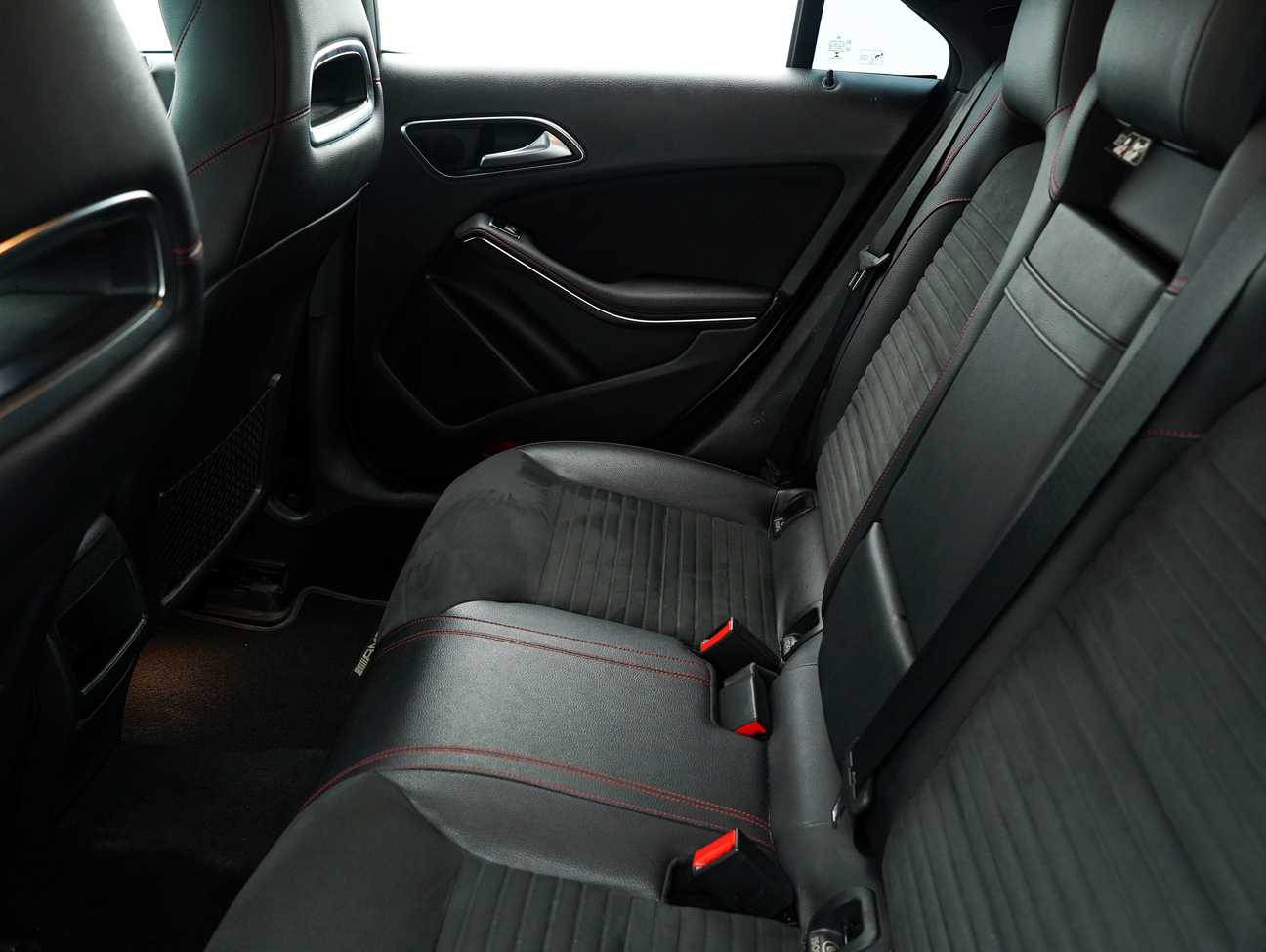 terpakai 2018 Mercedes-Benz CLA200 AMG Line 1.6