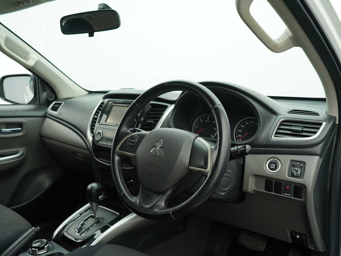 used 2015 Mitsubishi Triton VGT Dual Cab 4X4 2.5