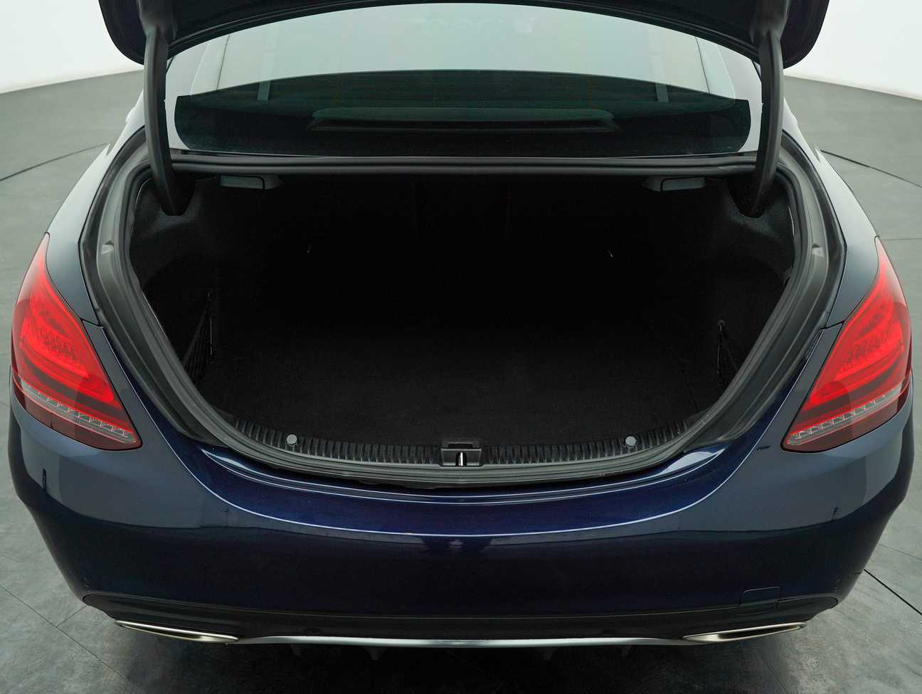 used 2018 Mercedes-Benz C300 AMG Line 2.0