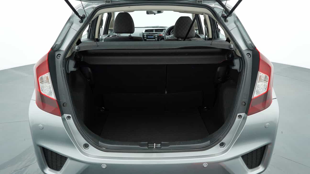 used 2016 Honda JAZZ E 1.5