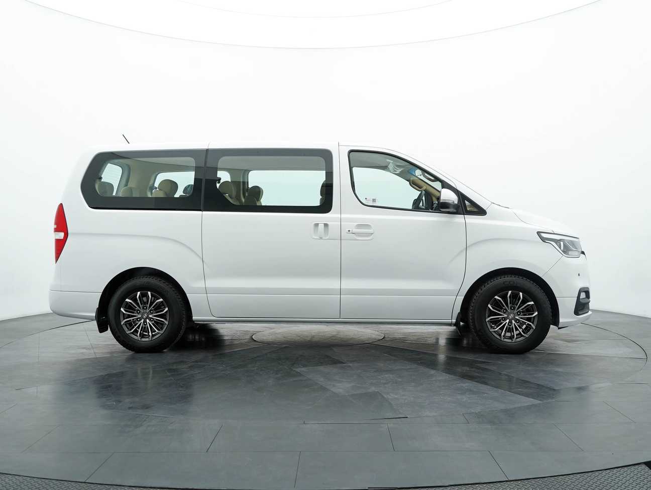 terpakai 2020 Hyundai Grand Starex Executive 2.5