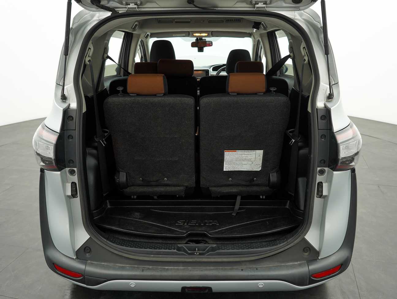 used 2017 Toyota Sienta V 1.5