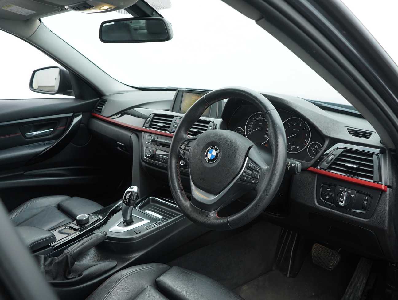 used 2015 BMW 320i Sport Line 2.0