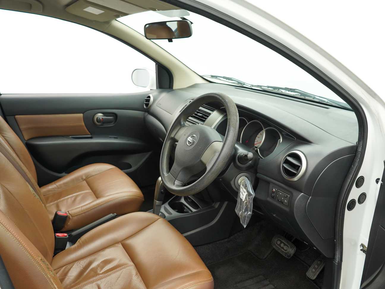 used 2011 Nissan Grand Livina ST-L Comfort 1.6