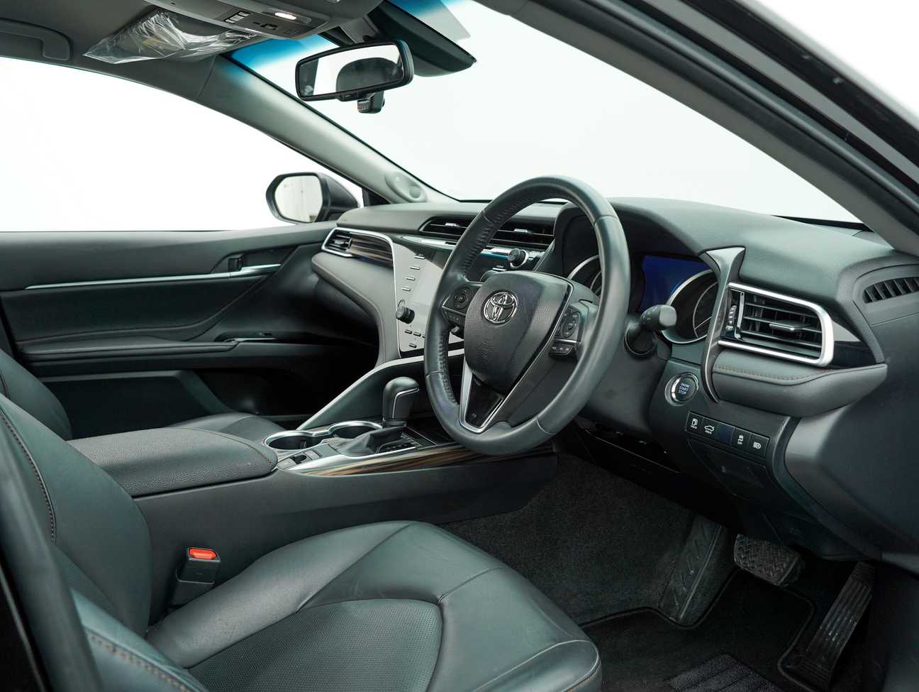 used 2020 Toyota Camry V 2.5