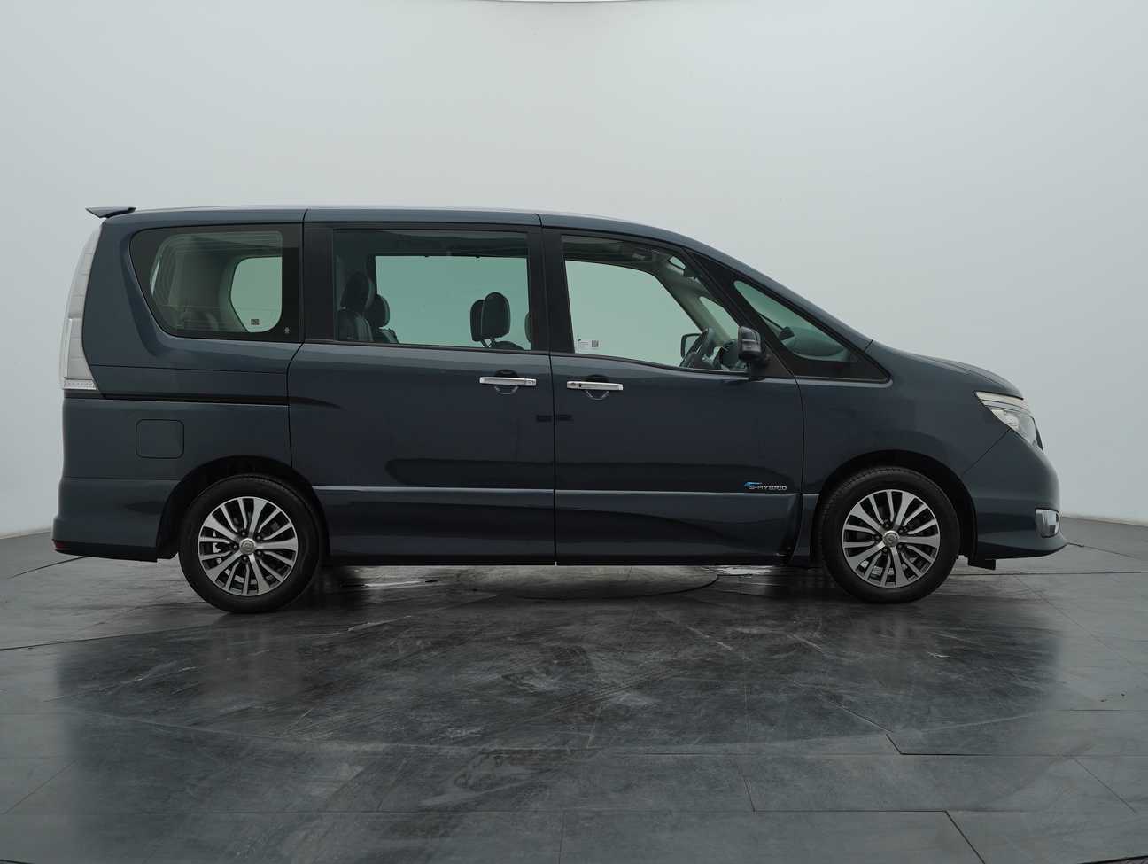 used 2014 Nissan Serena S-Hybrid High-Way Star 2.0