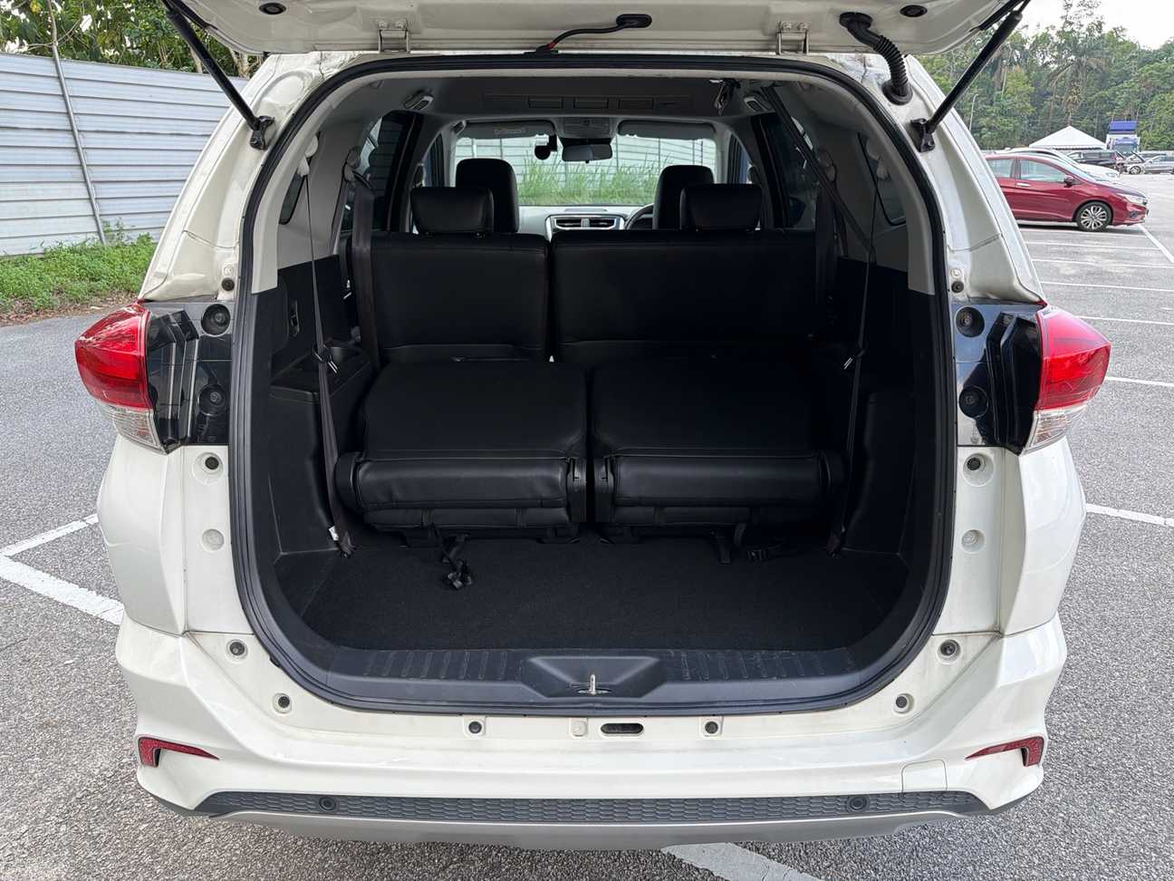 terpakai 2022 Perodua Aruz AV 1.5