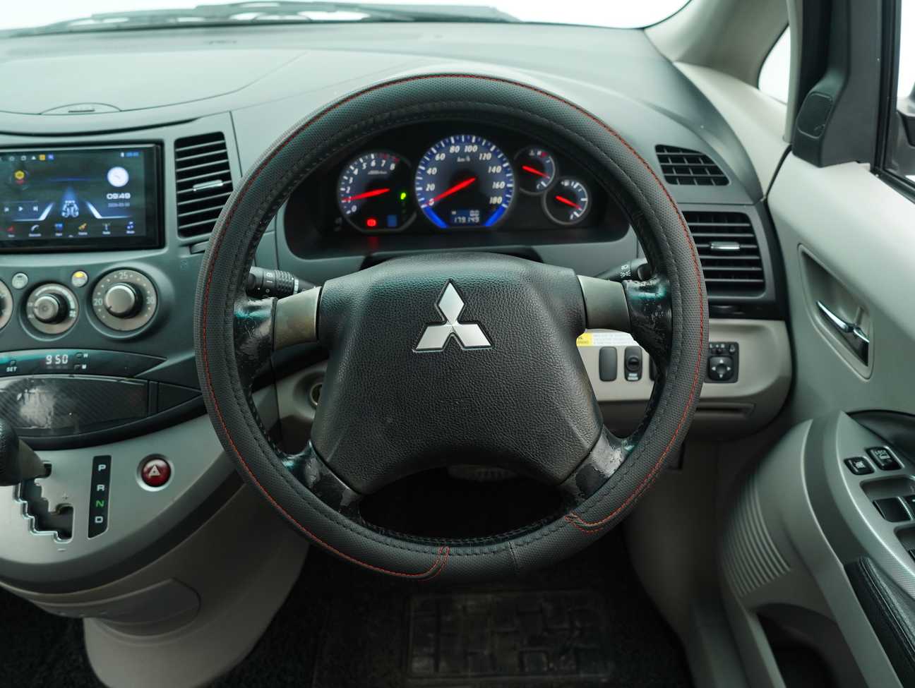 used 2011 Mitsubishi Grandis  2.4
