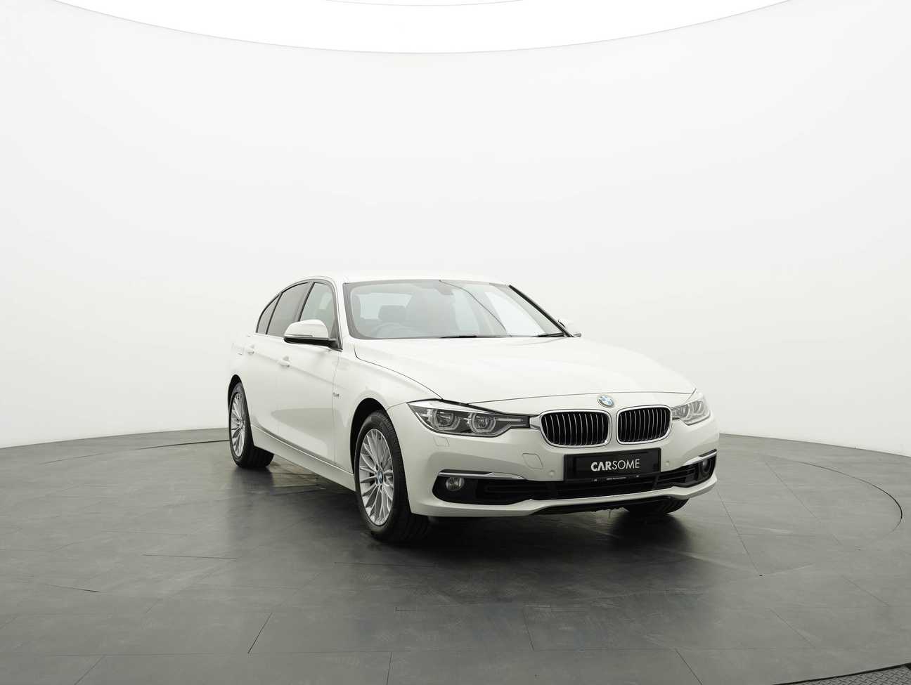 used 2016 BMW 318i Luxury 1.5