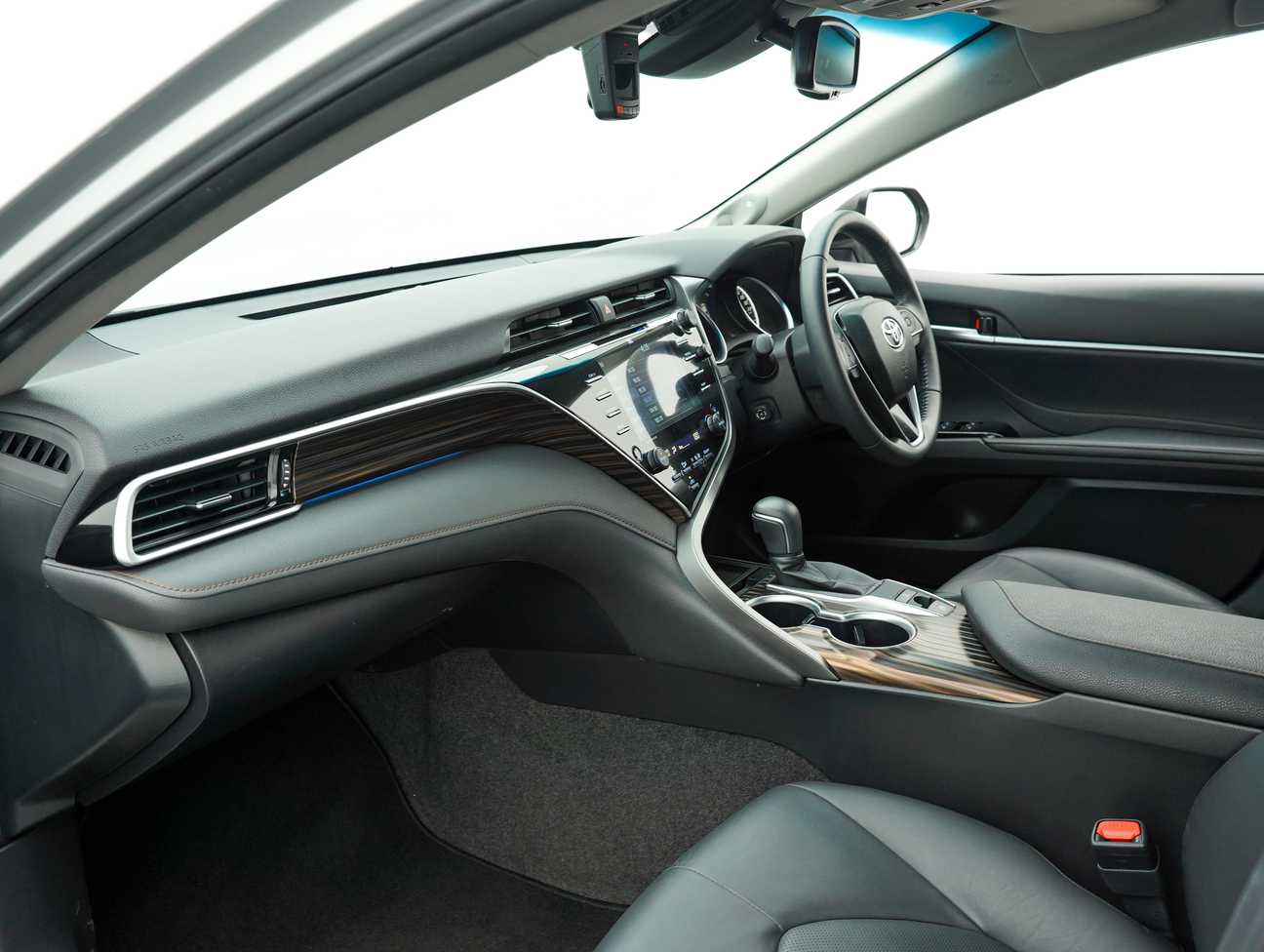 used 2020 Toyota Camry V 2.5