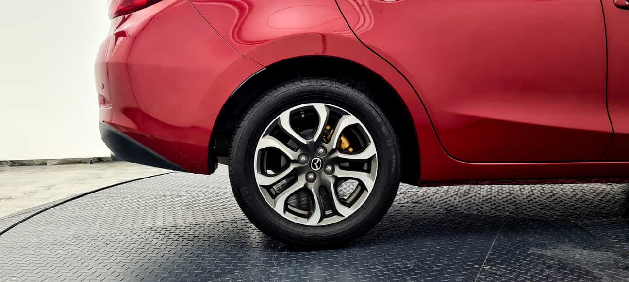 terpakai 2015 Mazda 2 SEDAN 1.5