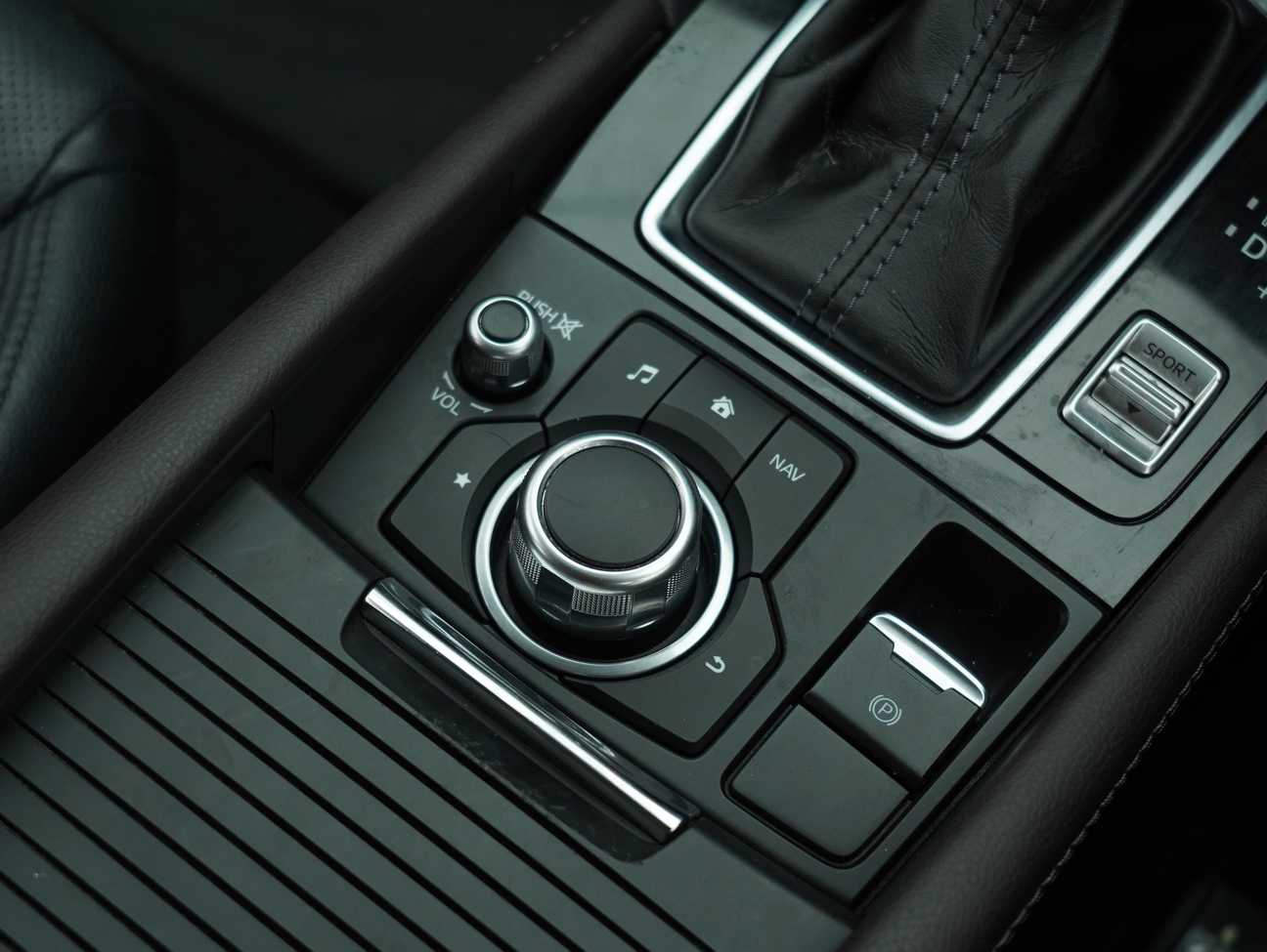 terpakai 2018 Mazda 3 SKYACTIV-G High 2.0