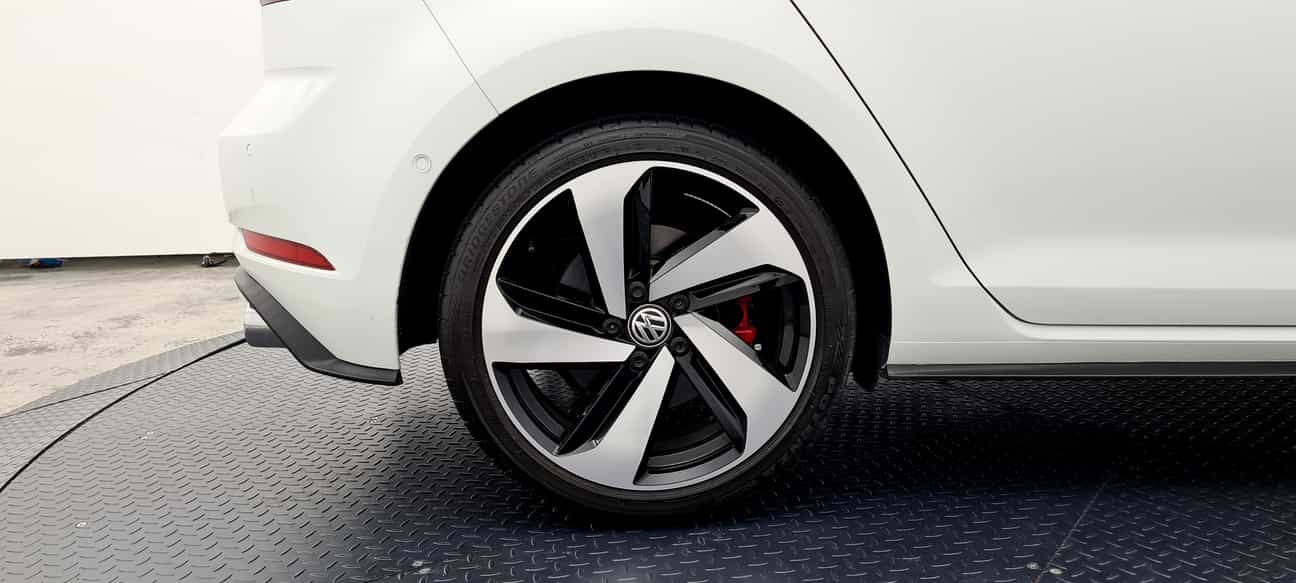 terpakai 2018 Volkswagen GOLF GTI 2.0