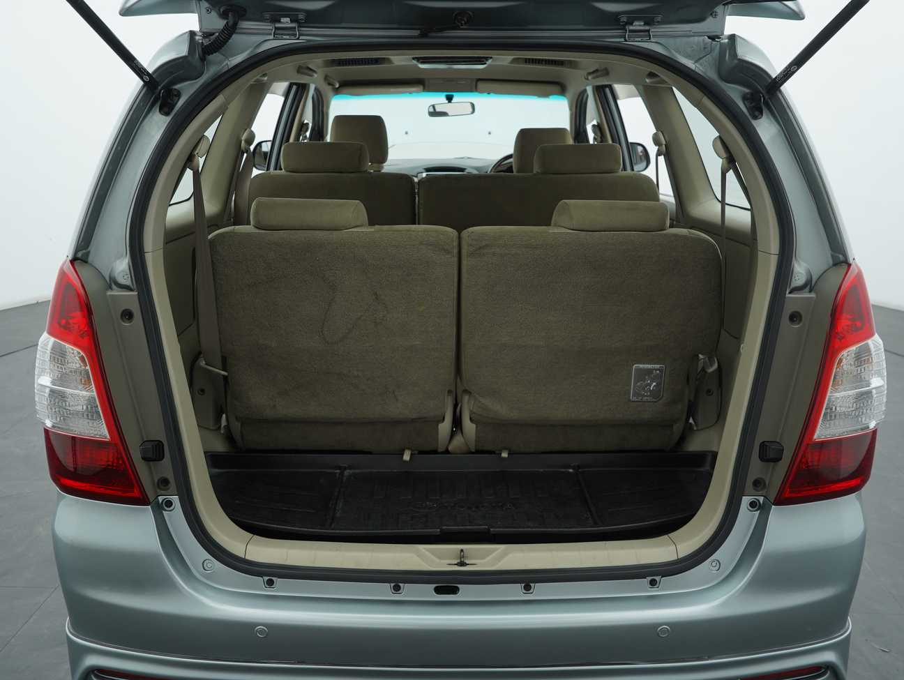 used 2013 Toyota Innova G 2.0