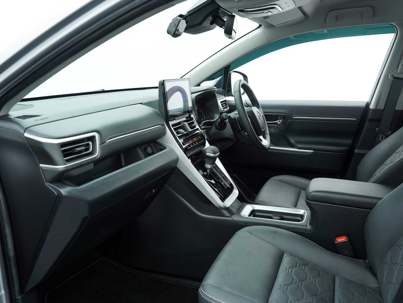 used 2023 Toyota Innova Zenix V 2.0