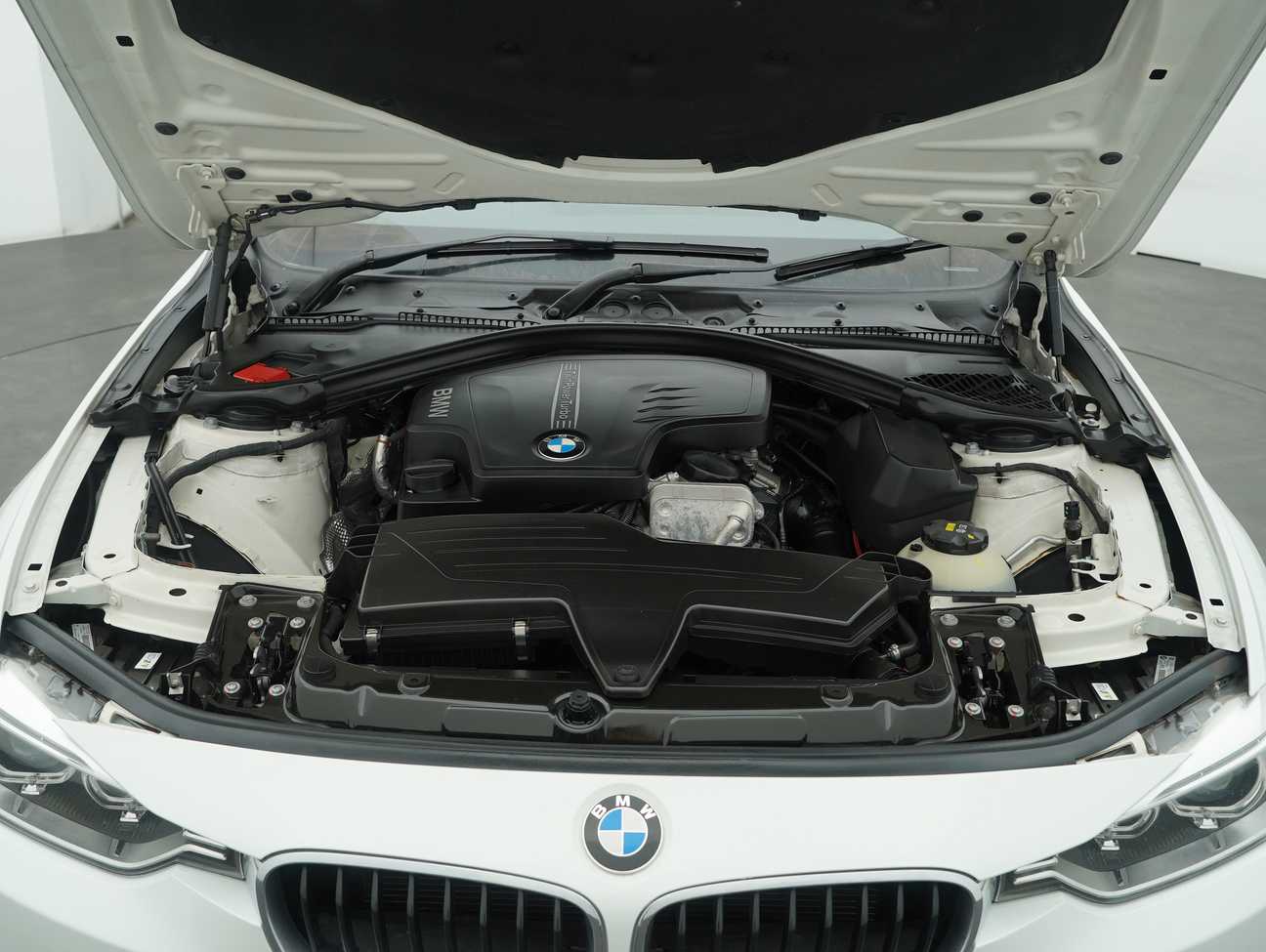 used 2015 BMW 320i Sport Line 2.0