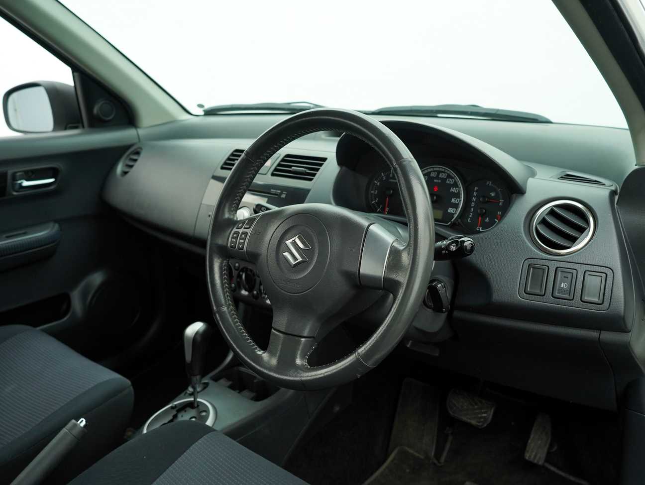 terpakai 2010 Suzuki Swift  1.5