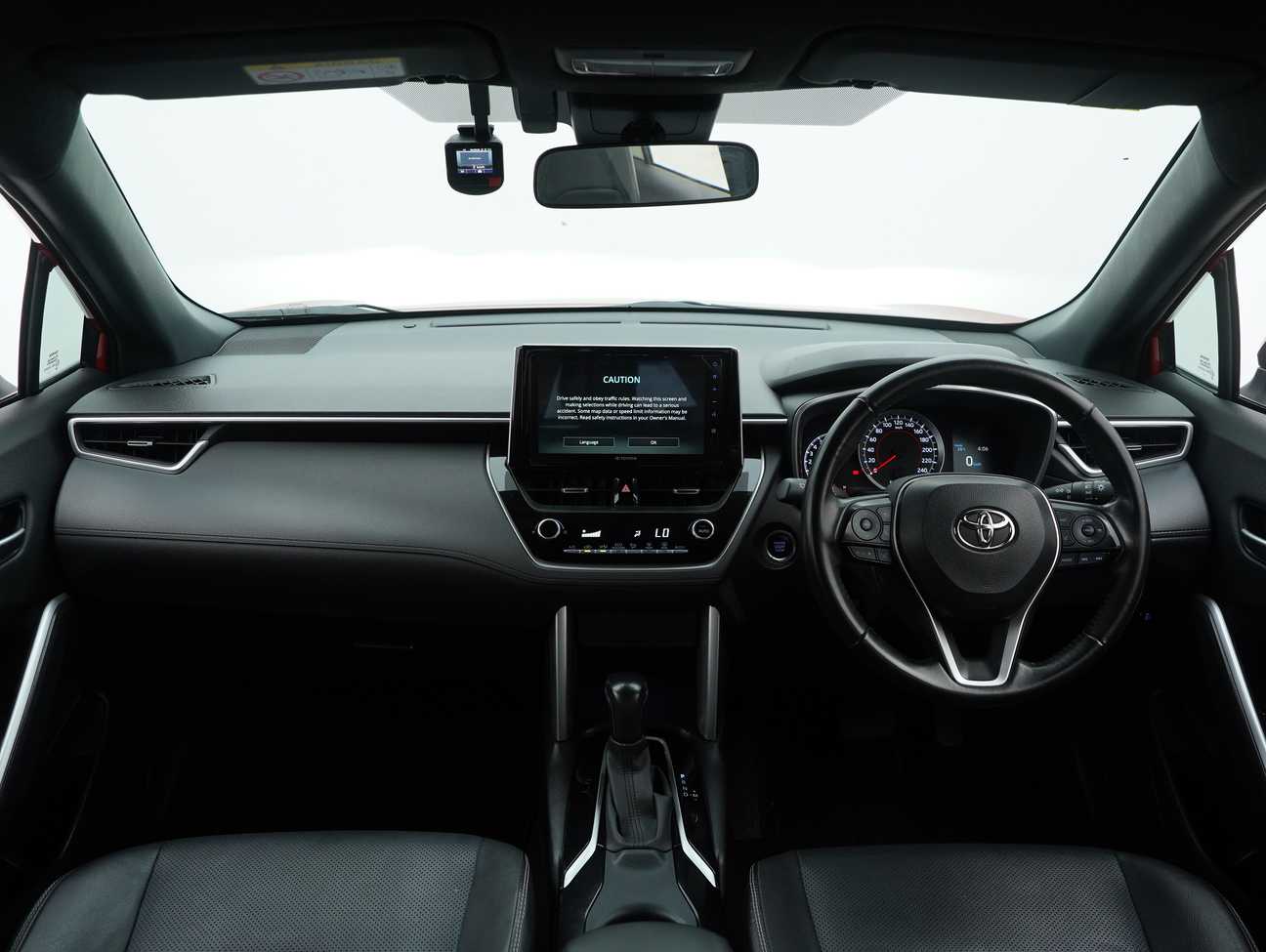 terpakai 2022 Toyota Corolla Cross V 1.8