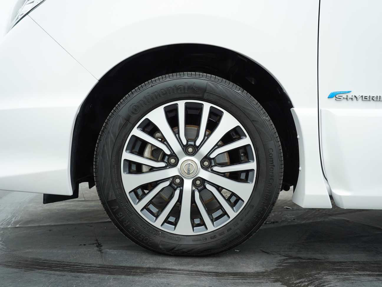 used 2017 Nissan Serena S-Hybrid High-Way Star 2.0