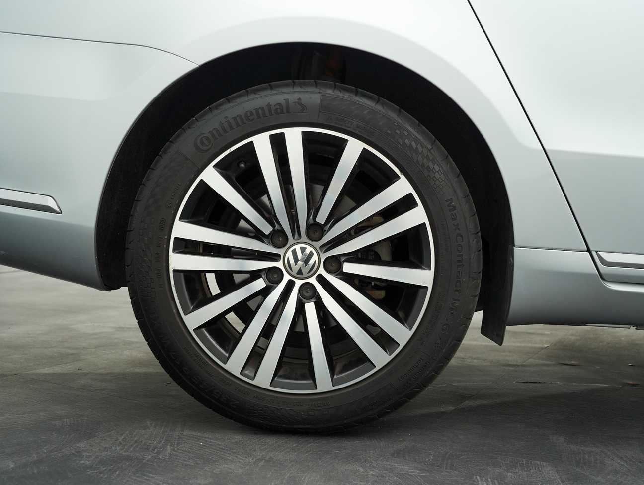 used 2013 Volkswagen PASSAT  1.8