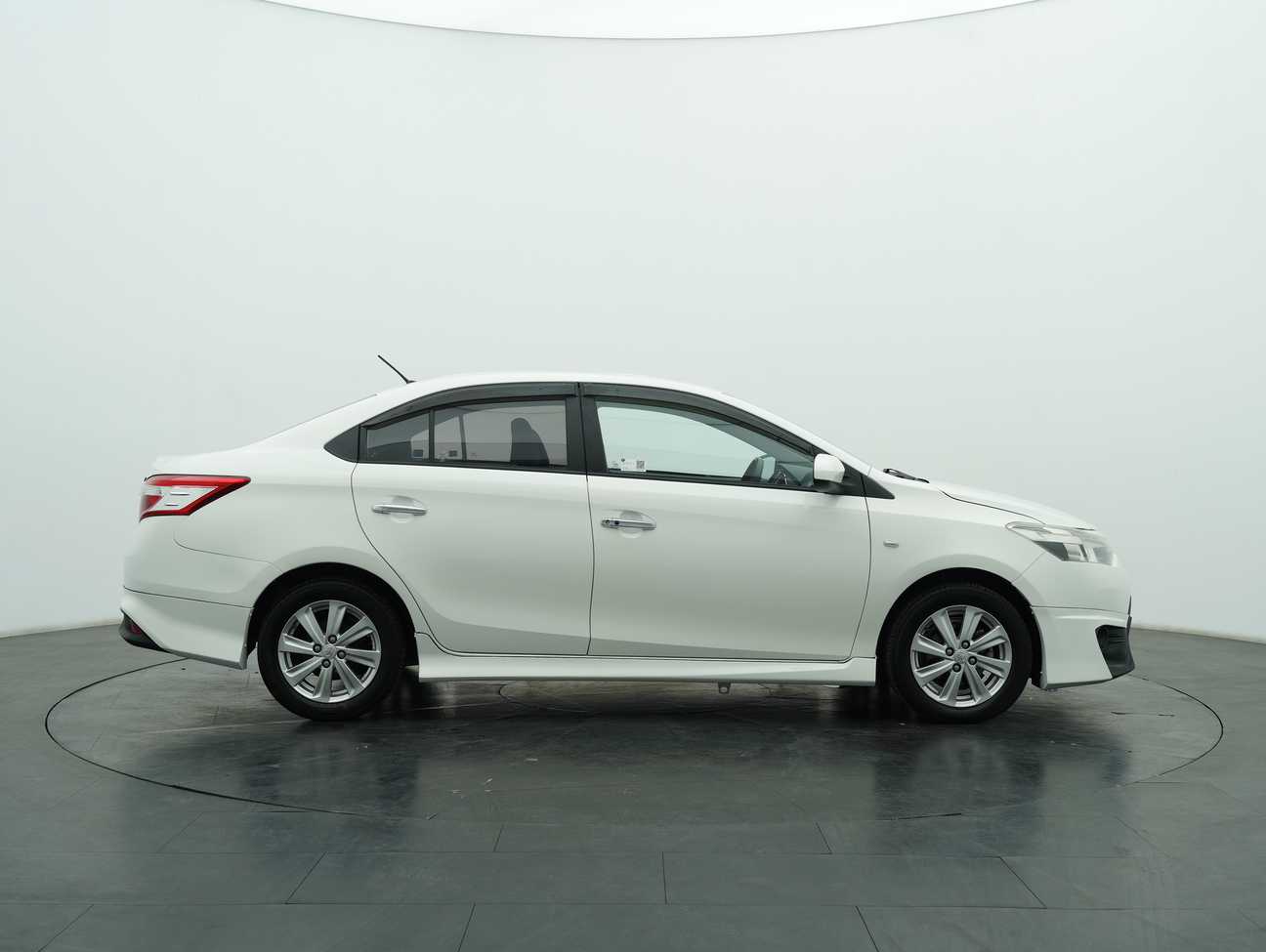 used 2015 Toyota Vios J 1.5
