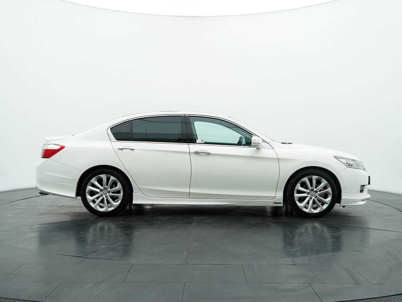 used 2014 Honda Accord VTi-L 2.4