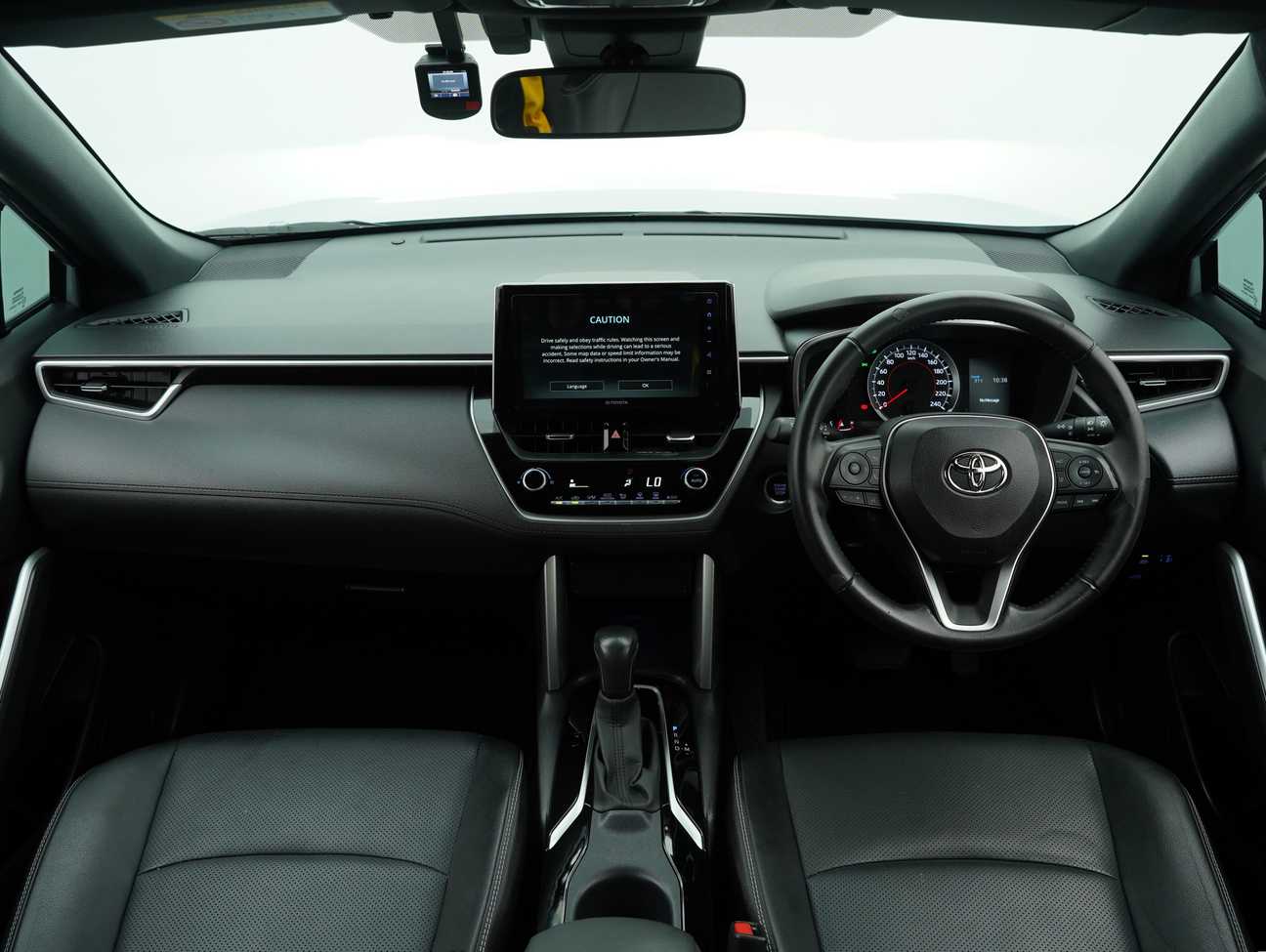 terpakai 2022 Toyota Corolla Cross V 1.8