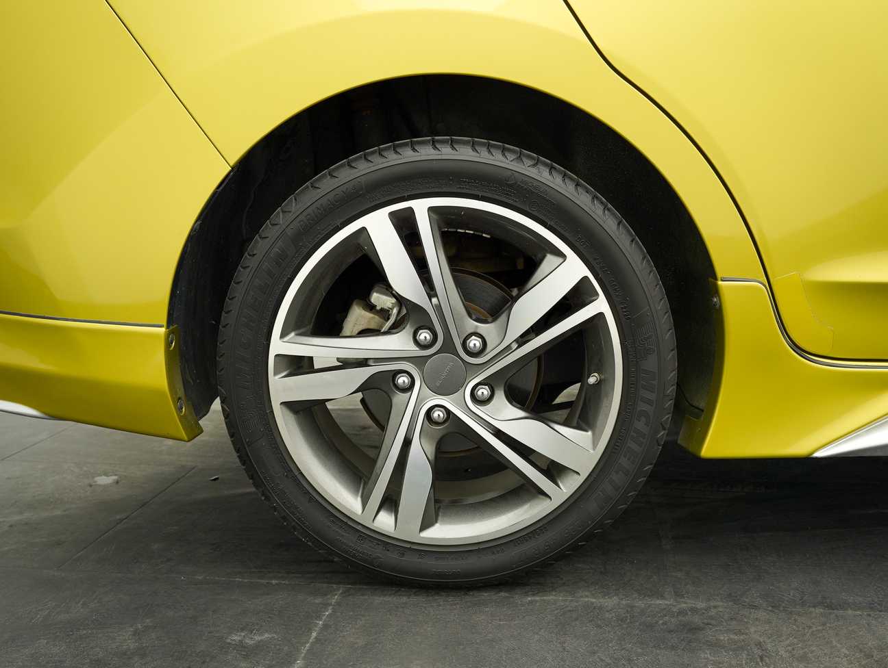 terpakai 2018 Hyundai Elantra Executive 2.0