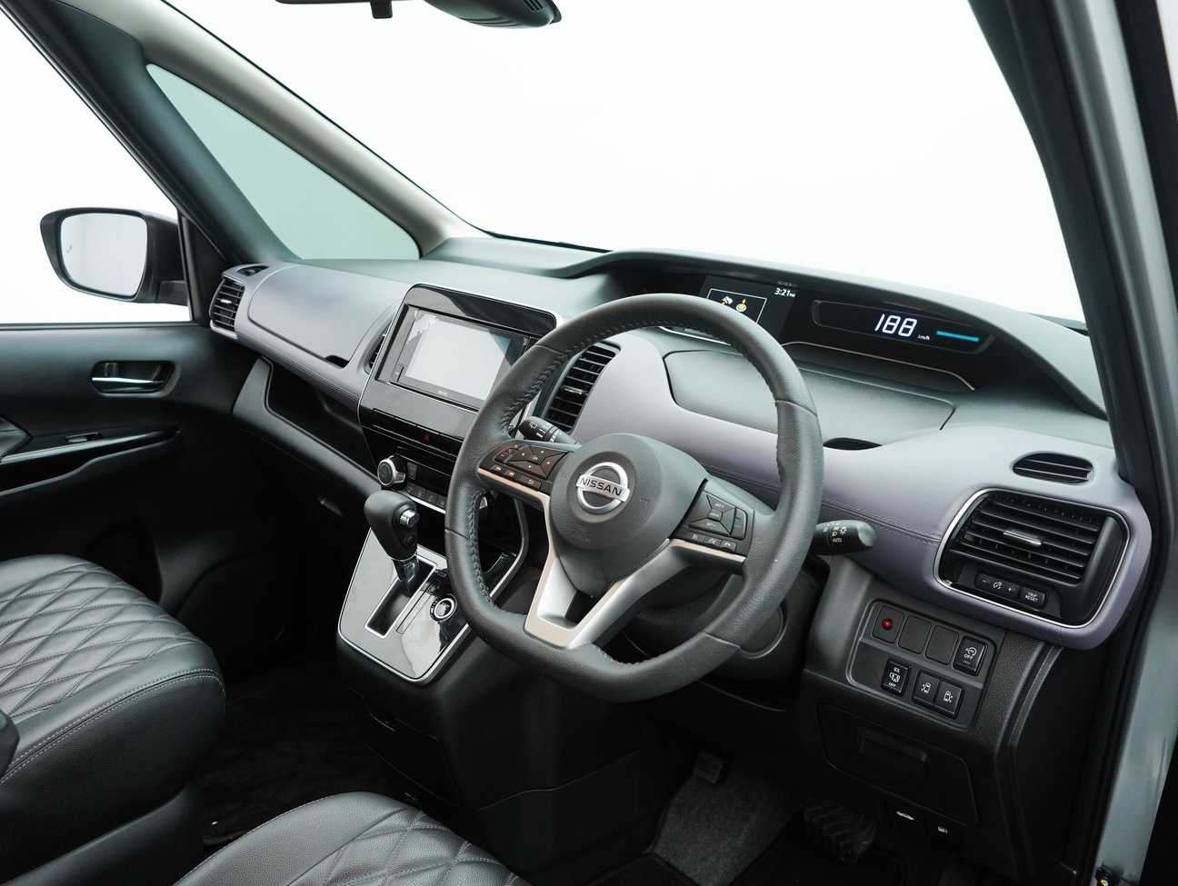 terpakai 2023 Nissan Serena S-Hybrid High-Way Star 2.0