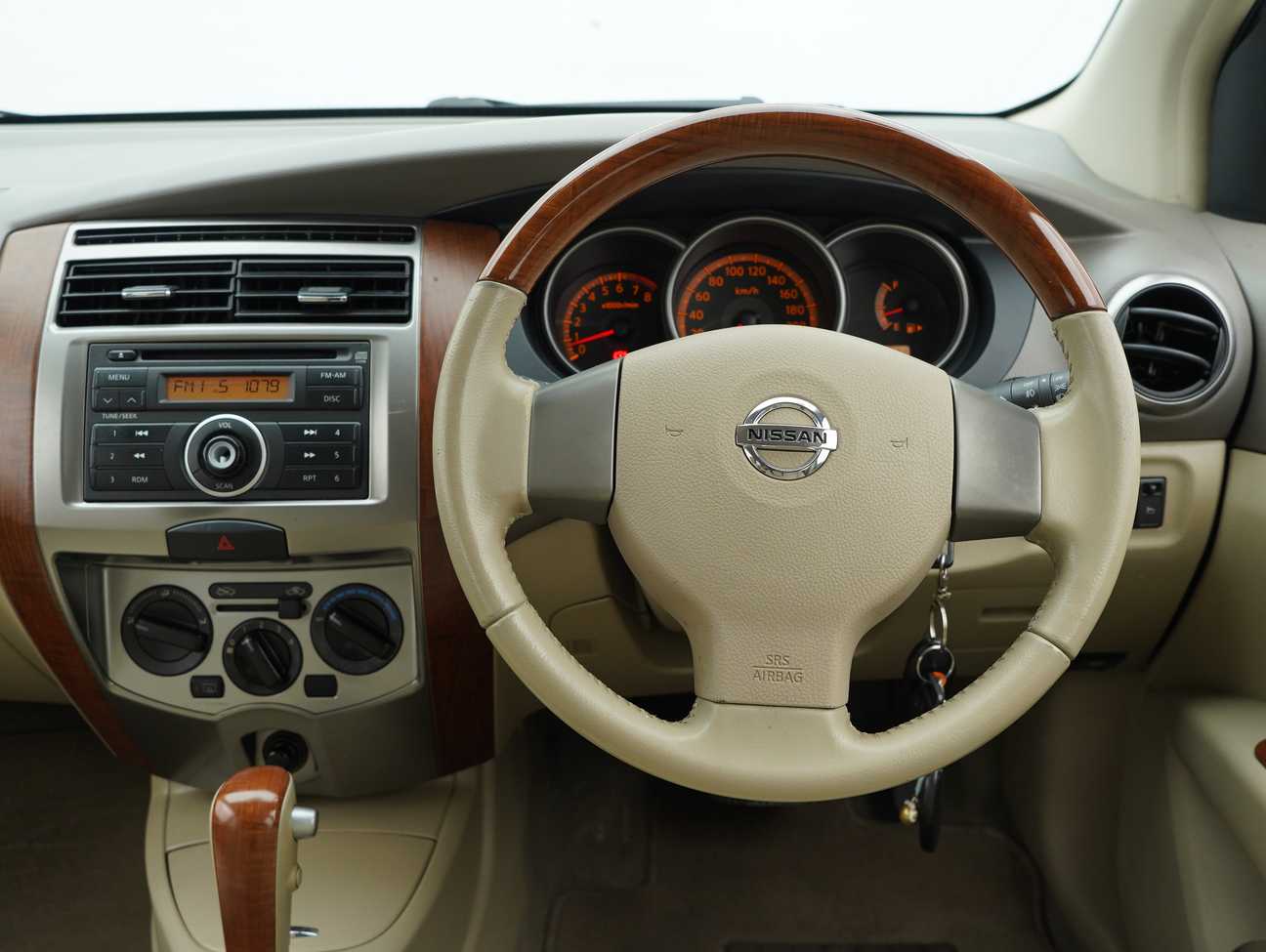 used 2010 Nissan Grand Livina Impul 1.8